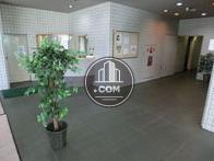 植栽のあるエントランス空間