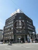 採光設計に優れた角地ビル