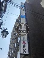 2か所配置された袖看板