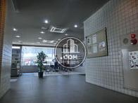 開放的なエントランス