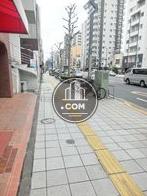 街路樹のある通り