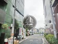 側道奥からの見え方