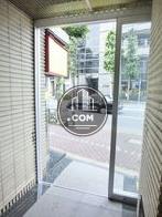 ガラス張り自動扉