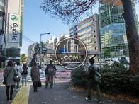 表参道駅方面です
