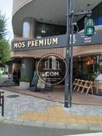 1階にはハンバーガーショップが入居