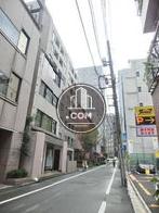 新富町駅へ向かう公道です