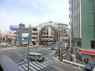 踊り場から見た交差点