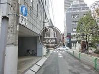 通用口へ続く路地です