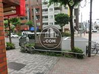 正面入口から見た周辺です