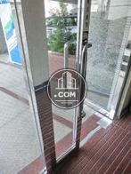 網入りガラスの張られたドアです