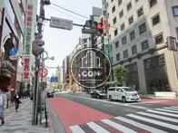 新宿二丁目交差点に位置しています