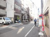 小伝馬町駅方向へ向かう通りです