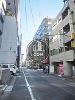 見通しの良い公道沿いに面しています