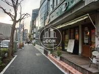 １階に某ハンバーガーショップがあります
