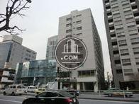 奥行きのある建物です