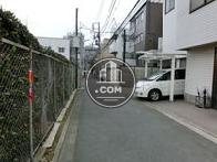 ビル前の通りです