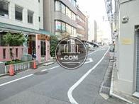 青山通り方面への道