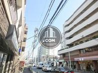 全面道路左手方面です