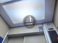 エレベーター内の天井照明