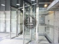 透明感のある玄関口