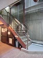 開放的な階段前