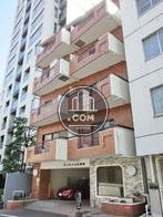 明るい色目のタイル張り