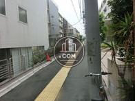 物件から入口から見た周辺です