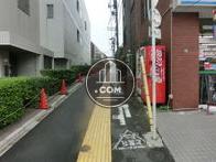 物件脇の道です