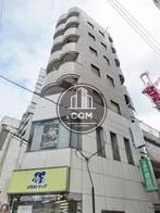 歩道から見上げた様子