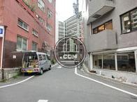 緩やかな斜面に立地しています