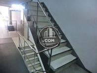 非常階段は建物内です
