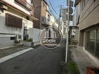 住宅街の中にございます