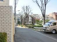 午前中は通学の学生さんで賑やかになります