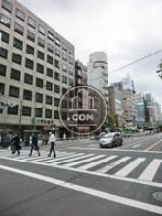 賑やかな街並みです