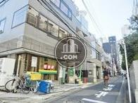 西新宿駅方面へ連絡します
