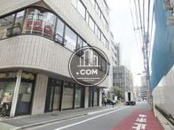 反対側に隣接する側道