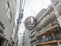前面は東に向いています