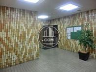 奥に管理室がございます