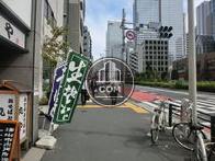 新宿駅方面です