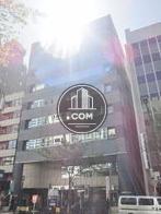 通りを一望できる居室