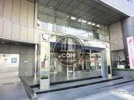 立体的にレイアウトされた玄関回り