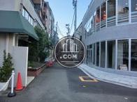 物件前の代々木公園駅方向