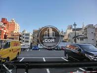 玄関から真っ正面