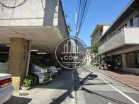 青山通り方面の風景