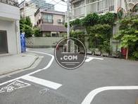 T字路が並んでおり、交差点のようになっています
