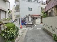 正面細路地側から撮影