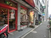 １階にラーメン店