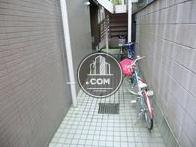 玄関から部屋へ向かう通路