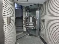 エレベーター前に扉あり