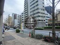 正面玄関前、築地市場方面